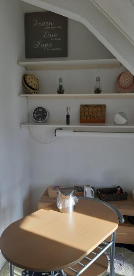 B En B 'T Pekeltje Bed & Breakfast Medemblik Ngoại thất bức ảnh