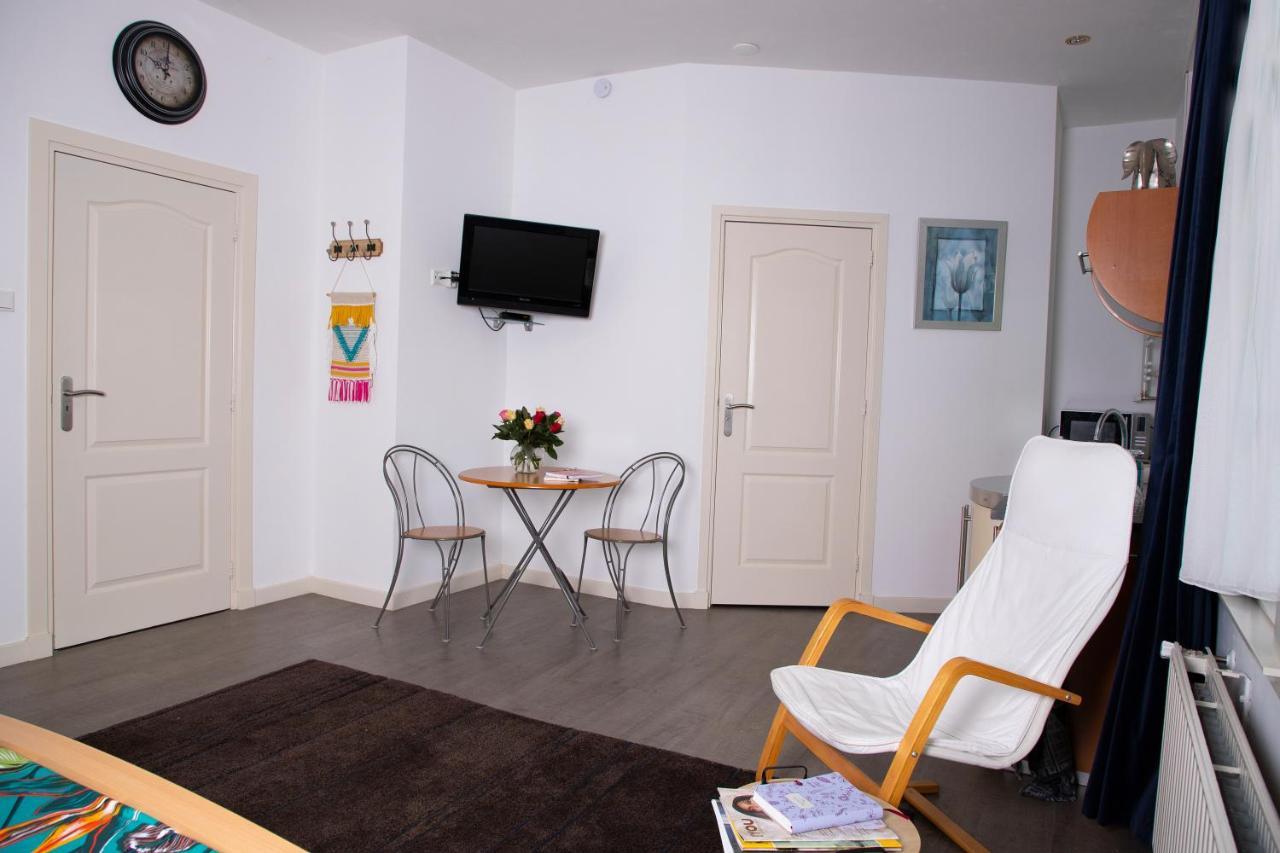B En B 'T Pekeltje Bed & Breakfast Medemblik Ngoại thất bức ảnh